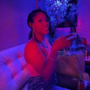 Meet your Posher, Domonique